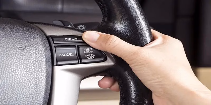 Sử dụng Cruise Control giúp duy trì tốc độ ổn định giảm say xe