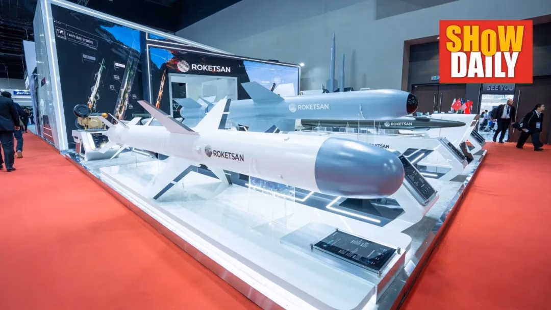 Tên lửa đối hạm ATMACA của ROKETSAN tại triển lãm DSA 2026. Ảnh: ROKETSAN/internationalaerospaceindia.com