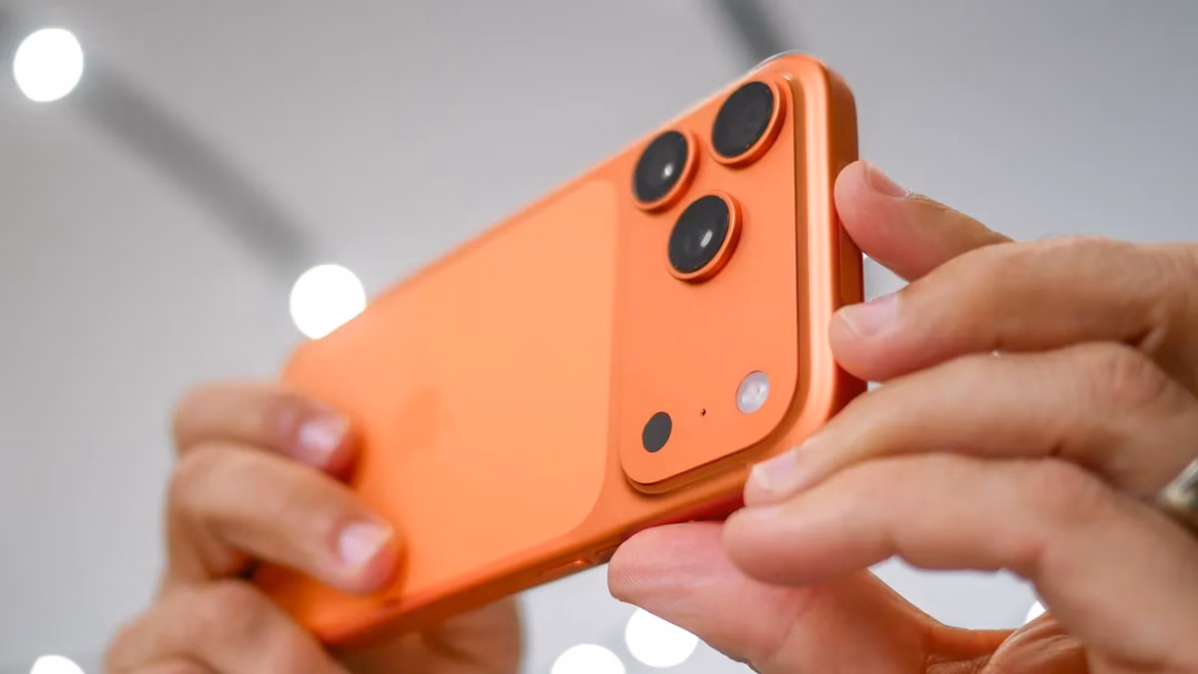 iPhone 17 Pro Max với nỗ lực tối ưu hóa năng lượng từ Apple. Ảnh: Tom's Guide